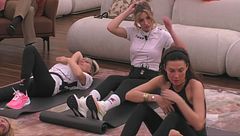 La Casa si prepara per la sessione di fitness