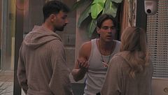 Un'incomprensione sfocia in una discussione tra Lucia e Nicolò