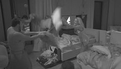 Gold contro Economy: una sfida a colpi di cuscini