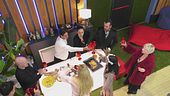 Freeze a sorpresa: il Club Gold brinda in piscina per l'aperitivo