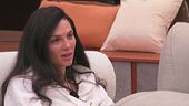 Blu Barbara cerca di ragionare con Lucia sul suo rapporto con Renato