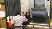 Camera matrimoniale e festeggiamenti: il brindisi di Francesca e Raimondo