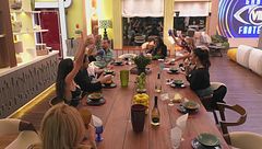 Un po' di bollicine per il sabato sera dei VIP