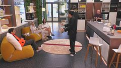 Commenti e confronti tra i VIP dopo lo scontro mattutino