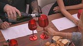 Inizia l'aperitivo: il brindisi dei VIP