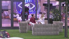 Chiarimento serale tra Francesca e Paola