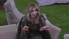 La verità di Lucia su Renato: tra attrazione e paura