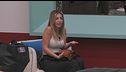 Lucia infastidita dal comportamento di Renato