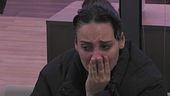 Un momento di sconforto di Francesca e il sostegno di Raimondo