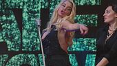 Valeria Marini e il suo entourage in "Divina"