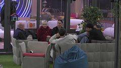 I dubbi e le critiche dei VIP su Alessandra