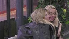 L'amicizia tra Paola e Valeria si consolida sempre di più