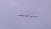 "Alessandra top top top": tanto amore per Alessandra dai fan