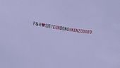 Uno striscione di coppia per Raimondo e Francesca