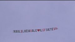 Un aereo di gruppo per i VIP: "Raul&Lucia&Ale | Il GF siete voi!"