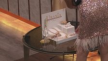 Le VIP scelgono i gioielli per illuminare i loro outfit