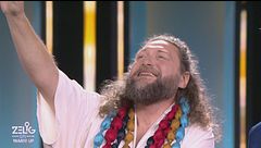Diego Casale nei panni del guru Aurus: il risveglio mattutino