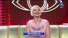 Giorno 1, Canale 5 ore 13:40
