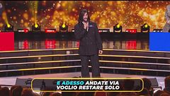 Matteo canta "Perdere l'amore"