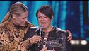Elena è la regina del Super Karaoke della prima puntata