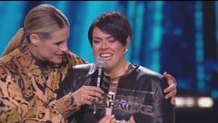 Elena è la regina del Super Karaoke della prima puntata
