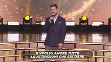 Dario canta "Ti scatterò una foto"