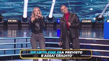 Beatrice canta "Non ti scordare mai di me"