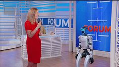 Barbara Palombelli presenta il robot Jeeves