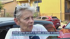 Vivere dentro un'auto a 69 anni, la storia di Joanne