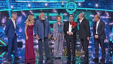 Gerry Scotti e i giudici del Best Minute di Zelig