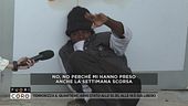 Quelli da emigrare: il ghanese che si spoglia davanti alle scuole
