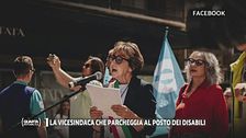 La vicesindaca che parcheggia al posto dei disabili