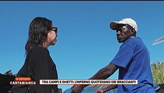 Tra campi e ghetti: l'inferno quotidiano dei braccianti