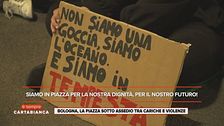 Bologna, la piazza sotto assedio tra cariche e violenze