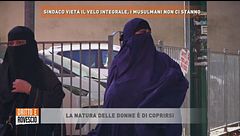 Sindaco vieta il velo integrale, i musulmani non ci stanno