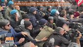 La rivolta e le violenze, pericolo antagonisti e centri sociali