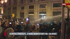 Scontri e proteste: a Roma manifestanti nel Colosseo