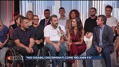 La corretta indignazione sociale si scatena