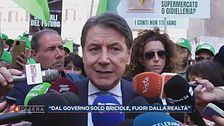 Le opposizioni di Governo italiane puntano il dito