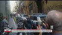 Ultim'ora: paura a Napoli, uomo barricato in casa e armato