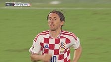 Siviglia regala un grande omaggio a Luka Modric
