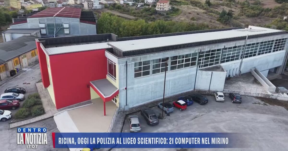 Dentro la Notizia: Ricina, oggi la polizia al liceo scientifico: 21 ...