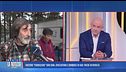 Pastore "fuorilegge" con cani, spazzatura e bombole di gas: paese in rivolta