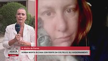 Donna morta in casa con ferite da coltello