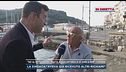 Anziano volontario multato perchè pulisce la spiaggia a petto nudo
