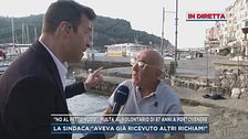 Anziano volontario multato perchè pulisce la spiaggia a petto nudo