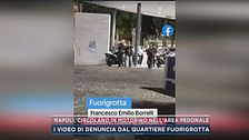 Napoli, circolano in motorino nell'area pedonale