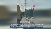 Blocco tir, autotrasportatori regalano la merce