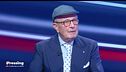 "Dovete espatriare" diventa un tatuaggio... in testa? La gag con Franco Ordine