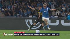 La moviola di Napoli-Frosinone: 'rigorino' su Hojlund?
